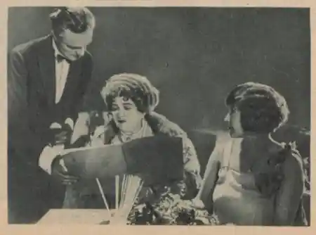 Pasák holek scene
