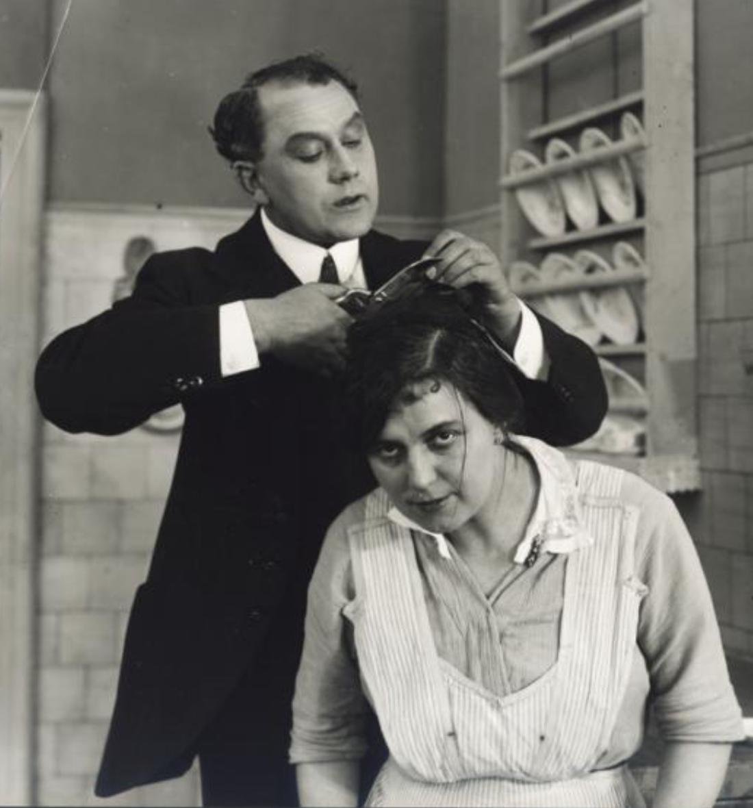 Jalousiens Magt scene