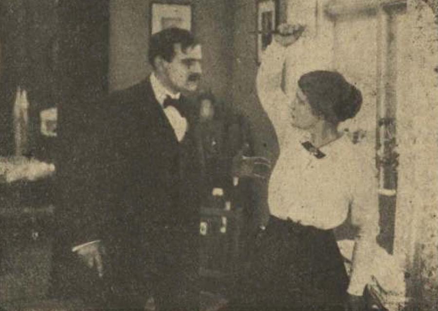 Moderens Øjne scene