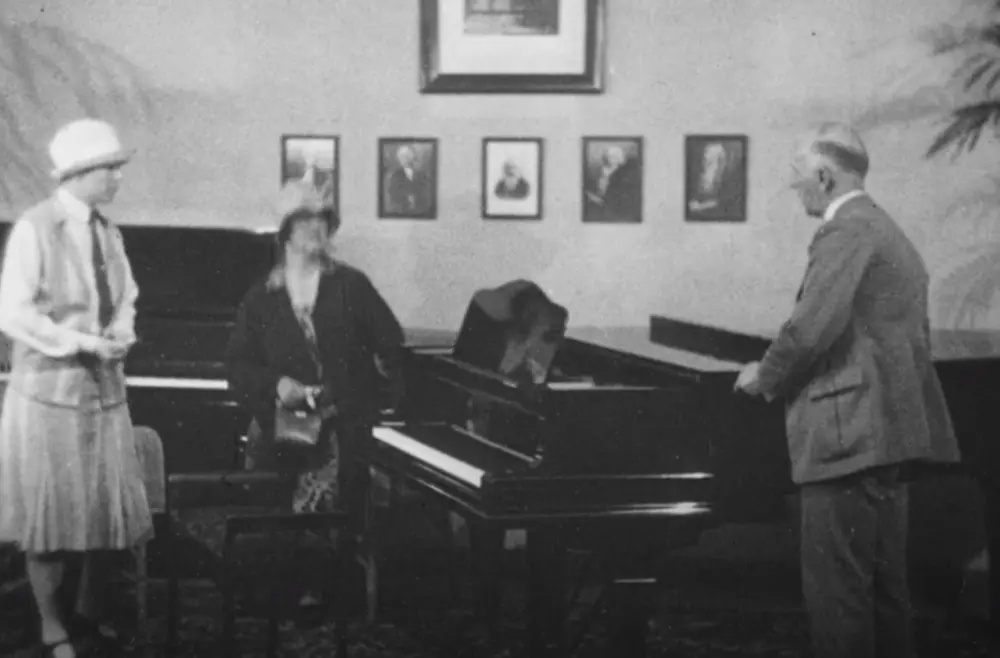 Pianot scene
