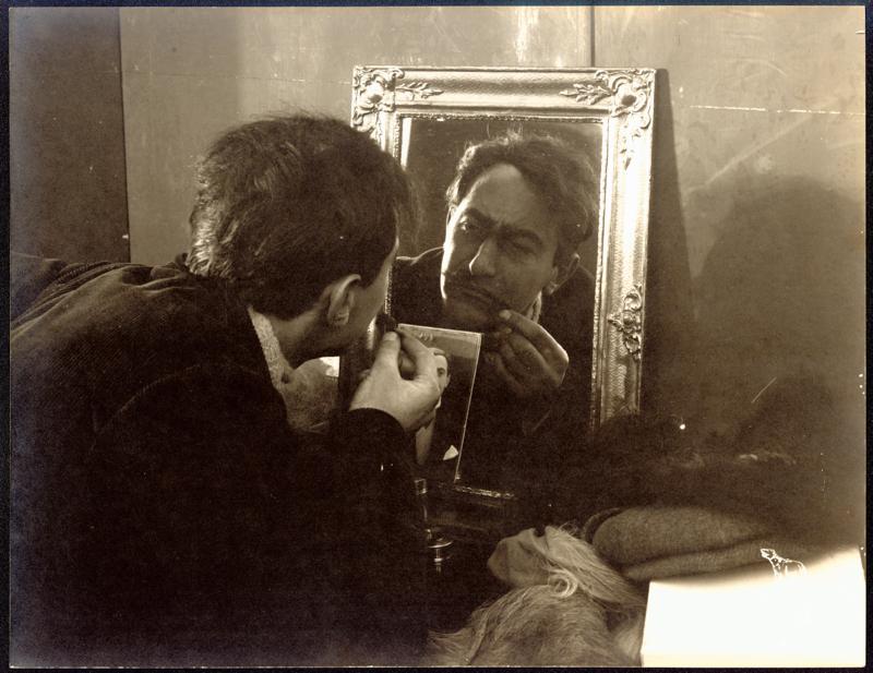 Manden med de ni Fingre III scene