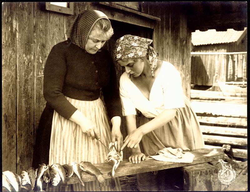 Mellem de yderste Skær scene