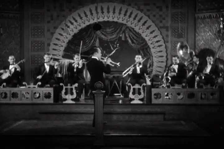 Roy Fox, the Whispering Cornetist, and His Orchestra photo