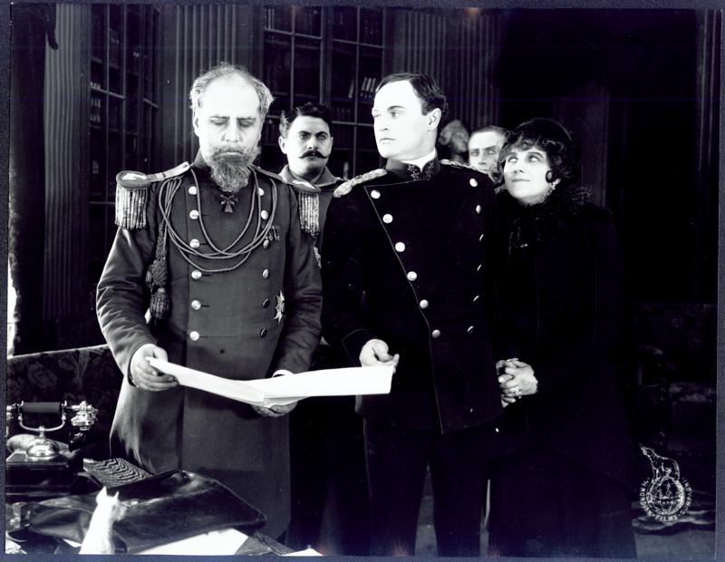 De røvede Kanontegninger scene 2