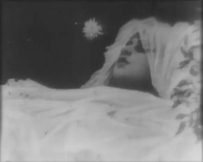 Pohorony Very Kholodnoi scene