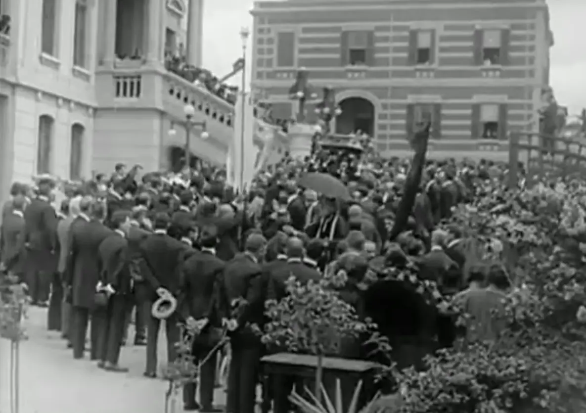 Funerais do Comendador Nami Jafet scene 1