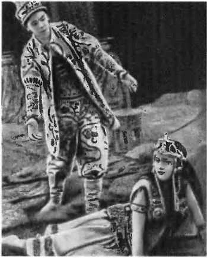 Pesn torzhestvuyushchey lyubvi scene