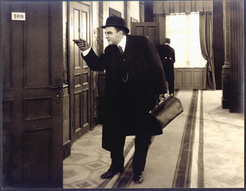 Manden med de ni Fingre II