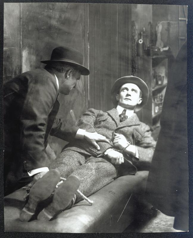 Manden med de ni Fingre III