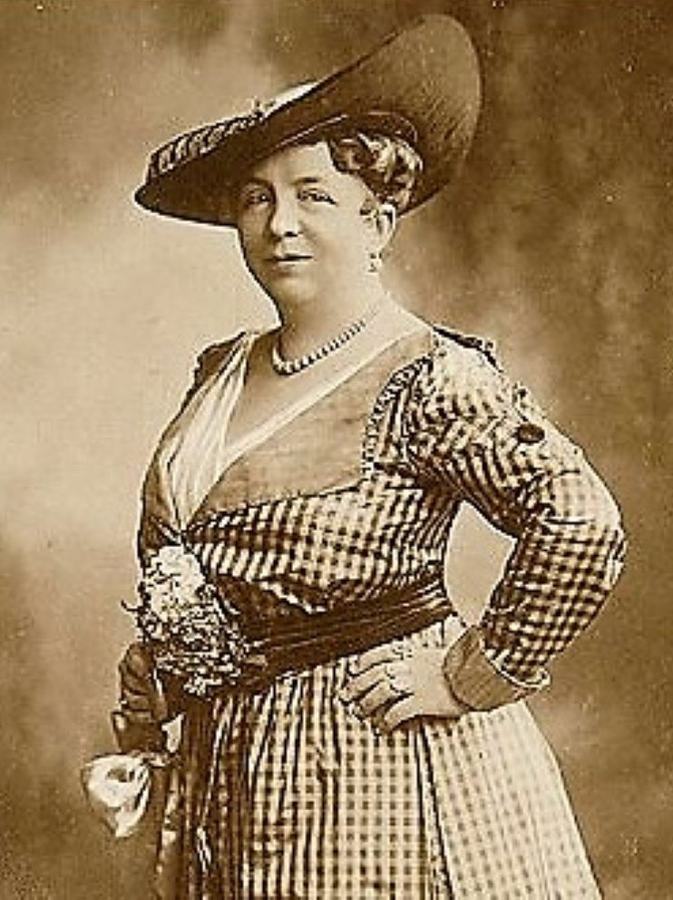 Josefine Dora