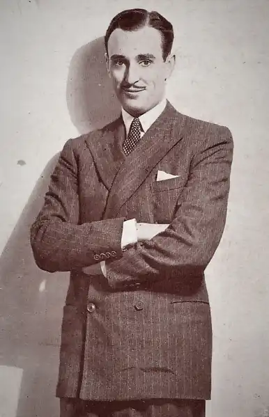 Peter Graves