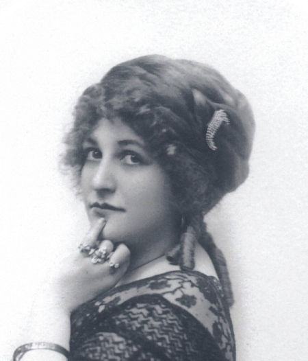 Octavia Handworth