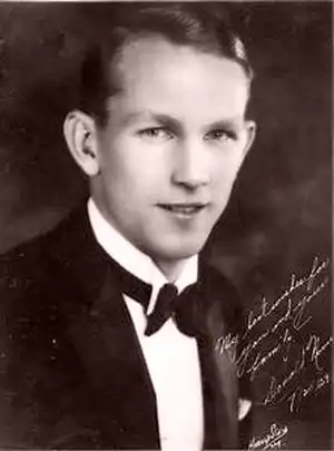 Donald Novis