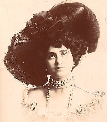 Evelyn Selbie