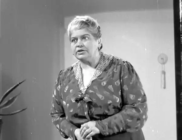 Majva Cervená
