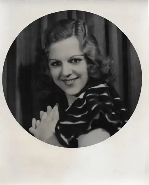 Maxine Stone