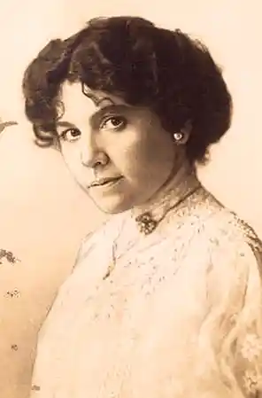 Clara Palmer