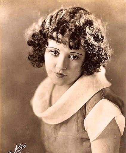 Elinor Lynn